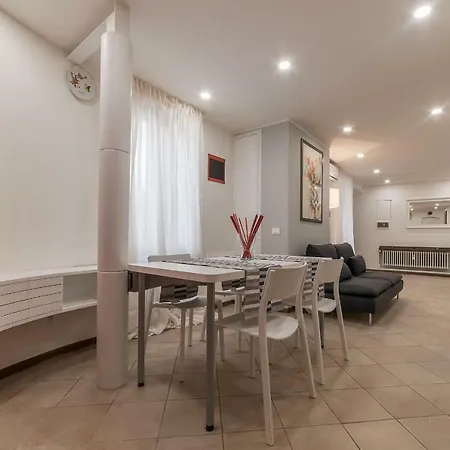 Apartment Montecitorio Lovely Rome