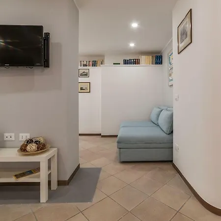 Montecitorio Lovely Apartment
