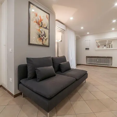 Montecitorio Lovely Apartment *